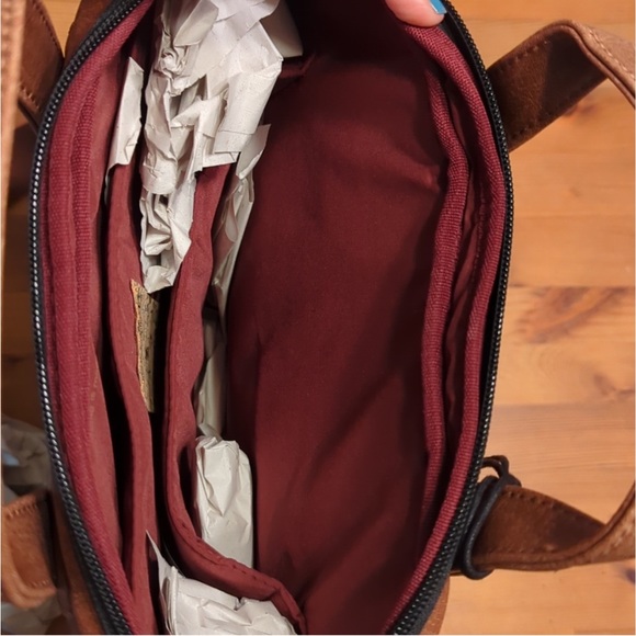 Matt & Nat Motto brown vegan laptop bag.  NWT 15" by 12" by 5" - Picture 4 of 6